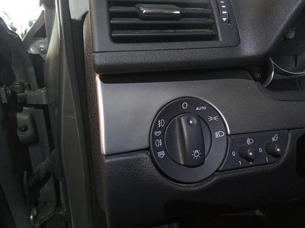 Lichtschalter AUDI A4 Avant (8ED, B7)