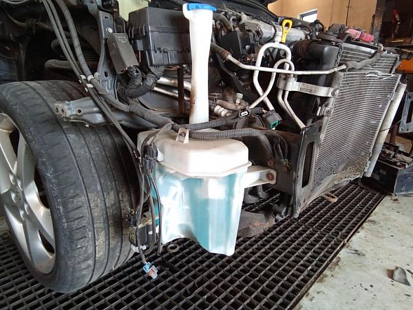 moteur et réservoir d'eau essuie glace KIA PRO CEE'D (ED)