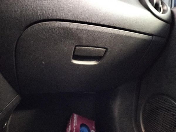 Handskerum MAZDA 2 (DE_, DH_)