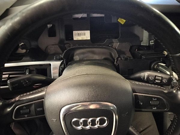 Kontakt - kombi AUDI A6 (4F2, C6)