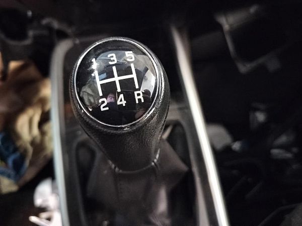 Gałka zmiany biegów SUZUKI BALENO (FW, EW)