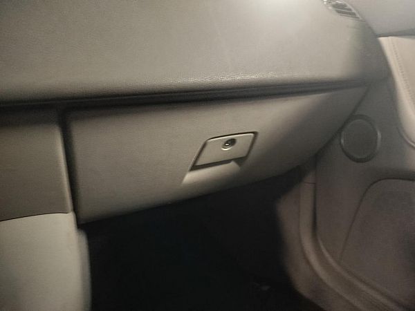 Handskerum VOLVO V50 (545)