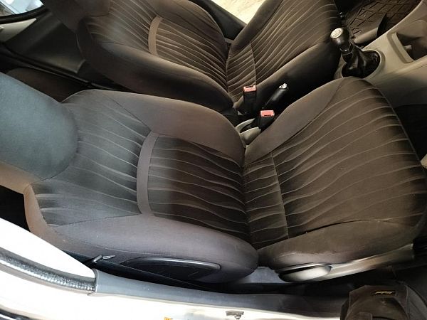 Forseter 4 dørs NISSAN PIXO (UA0)