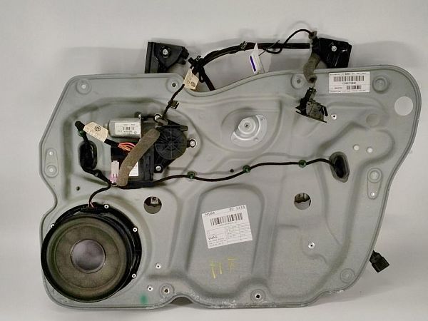Screen engine VW TOURAN (1T1, 1T2)