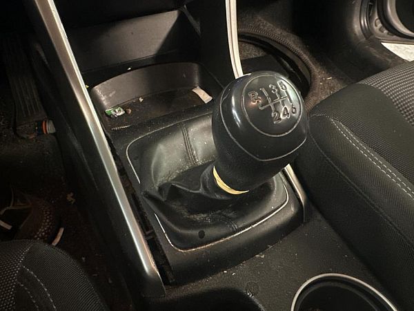 Gałka zmiany biegów HYUNDAI i30 Estate (GD)
