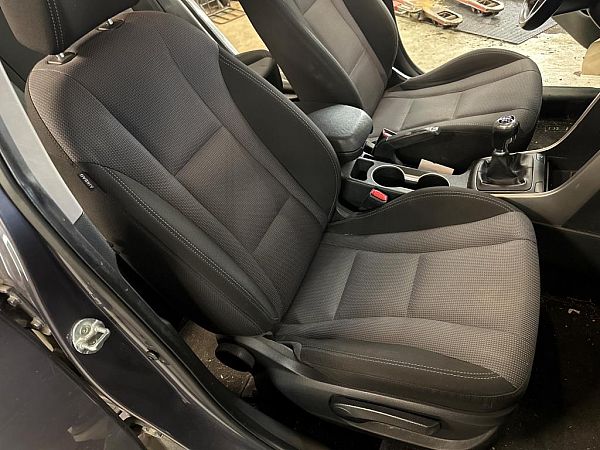 Forseter 4 dørs HYUNDAI i30 Estate (GD)