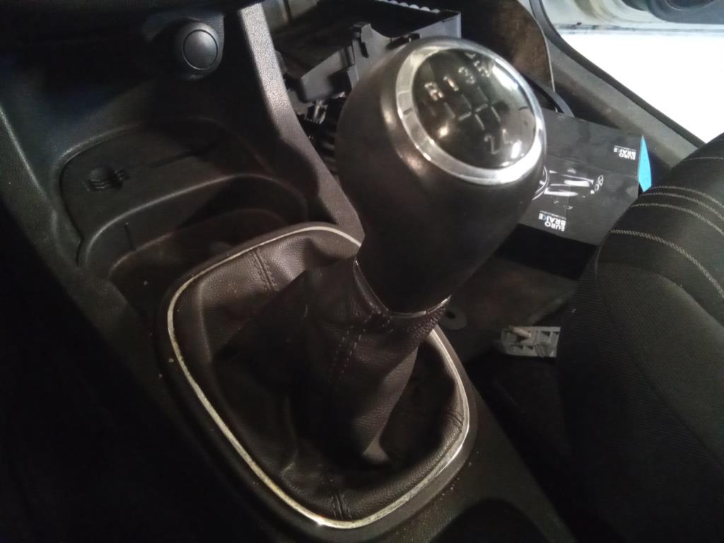 Pommeau levier de vitesse Opel Corsa F 1.2 Turbo 12V 100 - 98325278