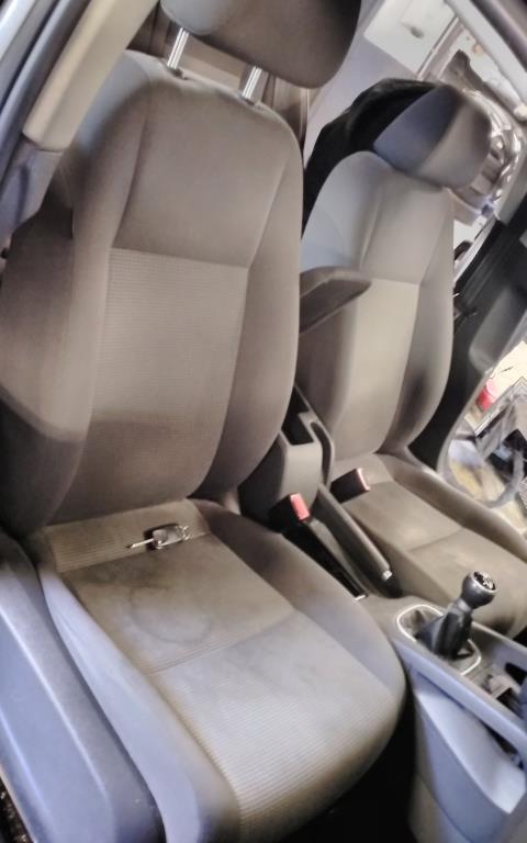 Front seats - 4 doors VW GOLF V Estate (1K5)