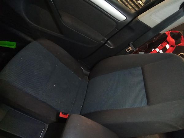 Front seats - 4 doors VW GOLF VI (5K1)
