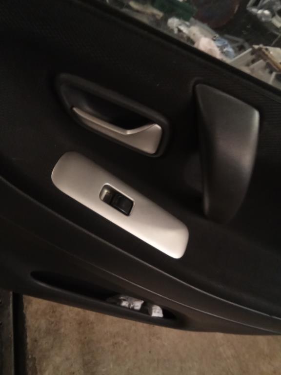 Switch - windows SUZUKI LIANA Hatchback