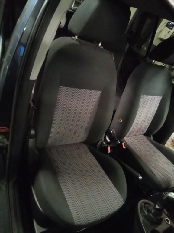 Front seats - 4 doors FORD FUSION (JU_)