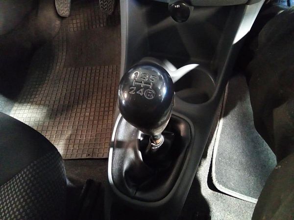 DOMENICA Pommeau de Levier de Vitesse Compatible pour Toyota AYGO Verso  Corolla RAV4 AVENSIS YARIS/VITZ (6 Vitesses) : : Auto et Moto