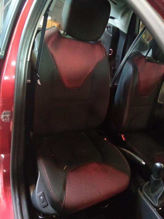 Front seats - 4 doors RENAULT CLIO IV (BH_)