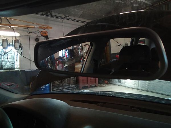 Rear view mirror - internal AUDI A3 Sportback (8PA)