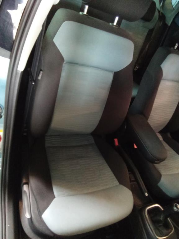 sièges avant 4 portes VW POLO (6R1, 6C1)