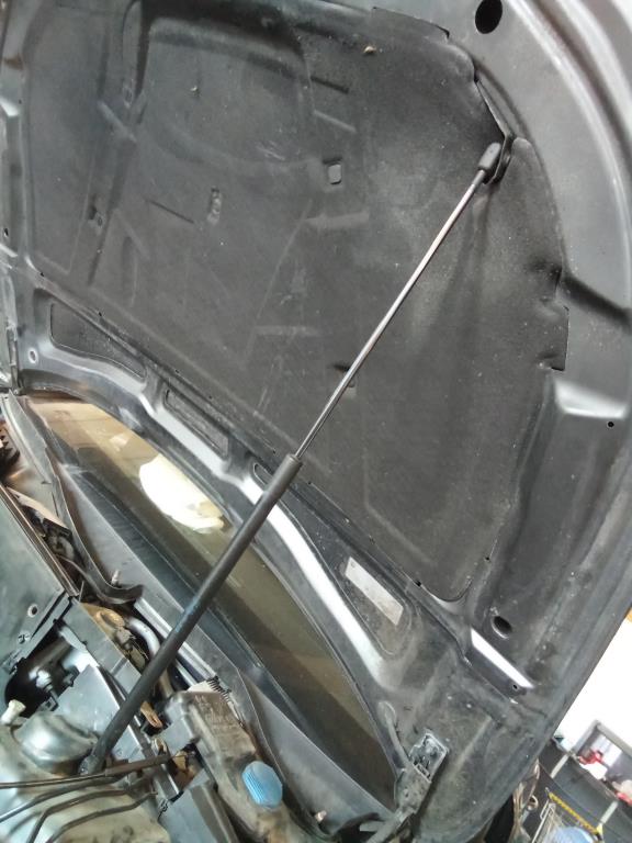 amortisseur capot moteur AUDI A5 Sportback (8TA)