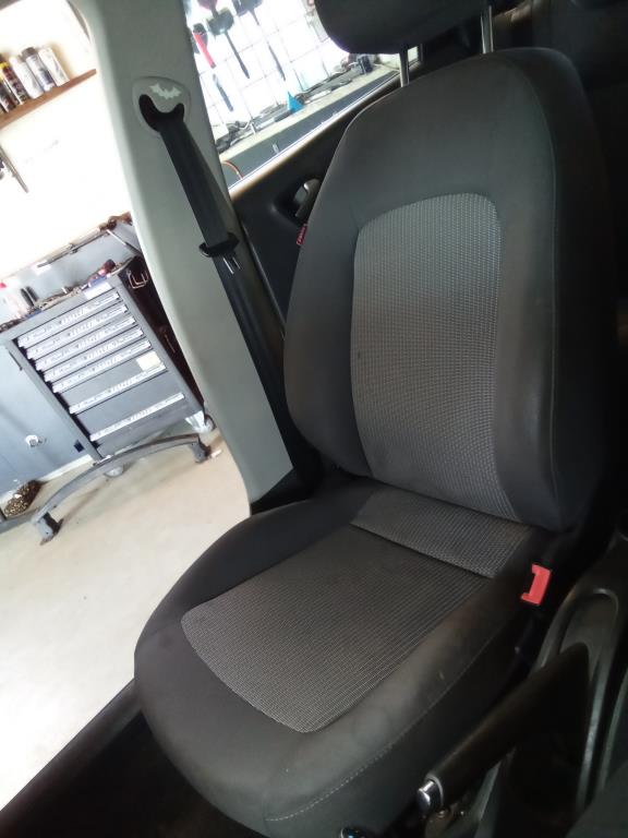 sièges avant 4 portes SEAT IBIZA Mk IV ST (6J8, 6P8)