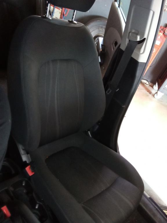 Front seats - 4 doors CHEVROLET AVEO Hatchback (T300)