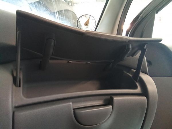 Glove compartment flap TOYOTA YARIS VERSO / FUN CARGO (_P2_)