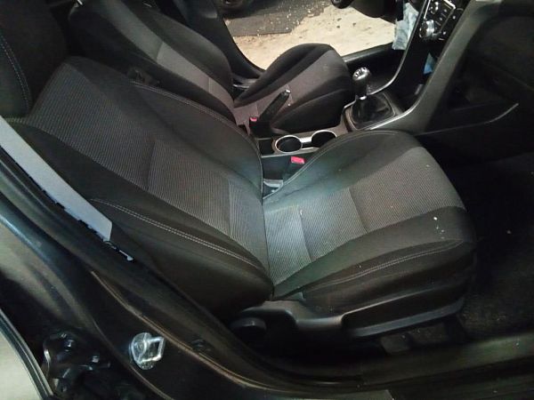 Forseter 4 dørs HYUNDAI i30 Estate (GD)