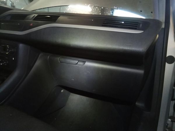 Glove compartment flap CITROËN C5 III Break (RW_)