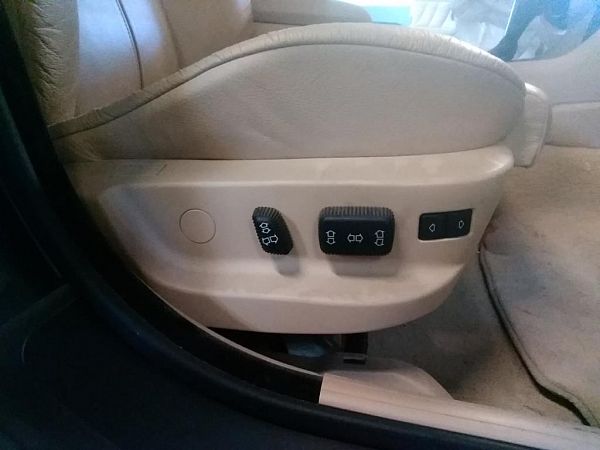 Fotele przednie – 4 drzwi BMW 5 (E39)