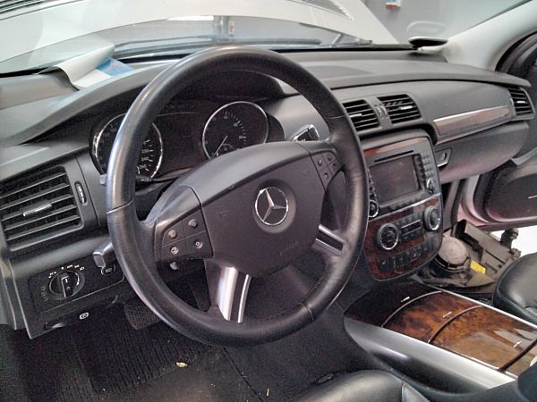 Steering wheel - airbag type (airbag not included) MERCEDES-BENZ R-CLASS (W251, V251)