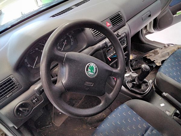 Steering wheel - airbag type (airbag not included) SKODA OCTAVIA I (1U2)