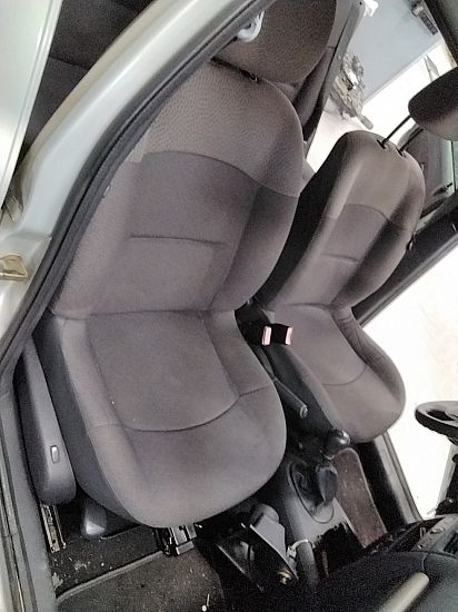 Front seats - 4 doors RENAULT CLIO Mk II (BB_, CB_)