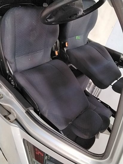 Fotele przednie – 4 drzwi SUZUKI WAGON R+ Hatchback (MM)