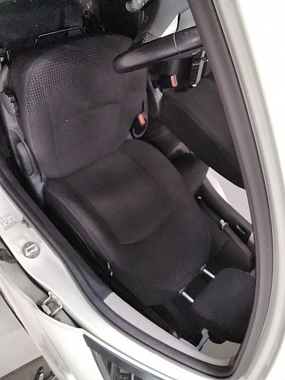 Fotele przednie – 4 drzwi MITSUBISHI MIRAGE / SPACE STAR Hatchback (A0_A)