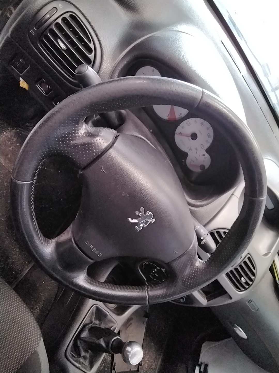 Peugeot 206 Lenkrad, der Airbag wird nicht mitgeliefert gebraucht