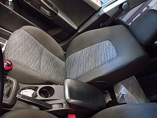 Front seats - 4 doors KIA CEE'D Hatchback (ED)