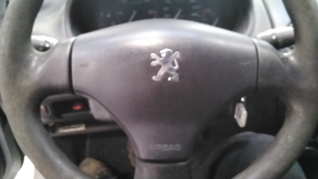 Airbag conducteur - volant Peugeot 206 96257484ZR
