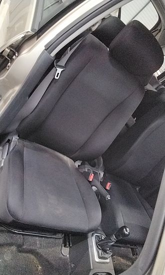 Fotele przednie – 4 drzwi SUZUKI LIANA Hatchback