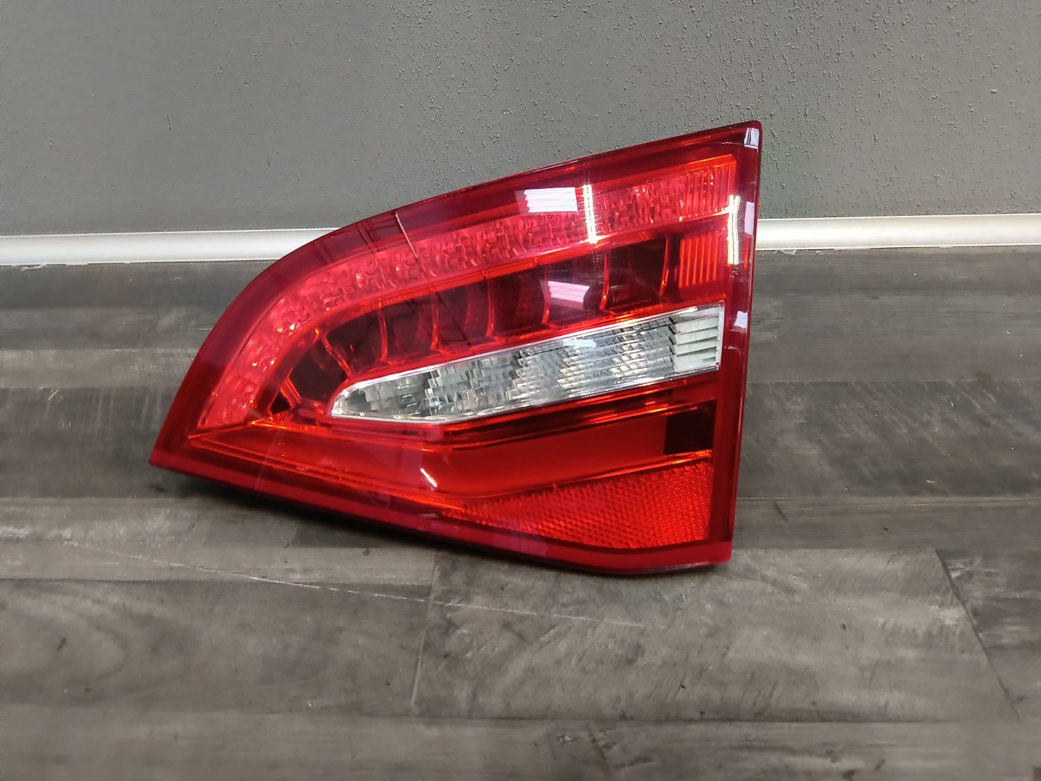 Audi A4 B8 Avant (8K5) Rear light 8K9 945 094 E - Autoparts24