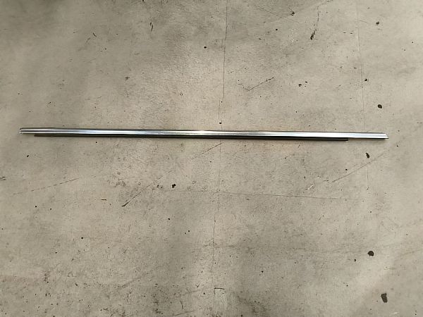Rubber raamomlijsting VW TOURAN (5T1)