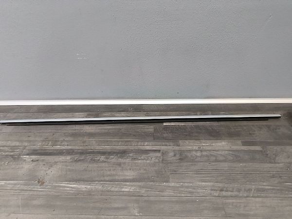 Rubber raamomlijsting VW TOURAN (5T1)