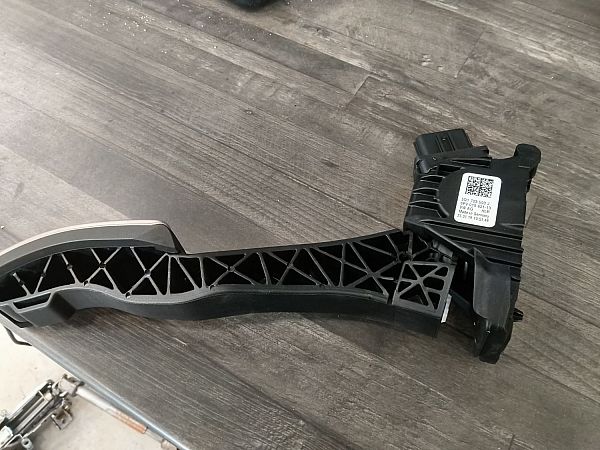 Gasspedal bryter VW TOURAN (5T1)