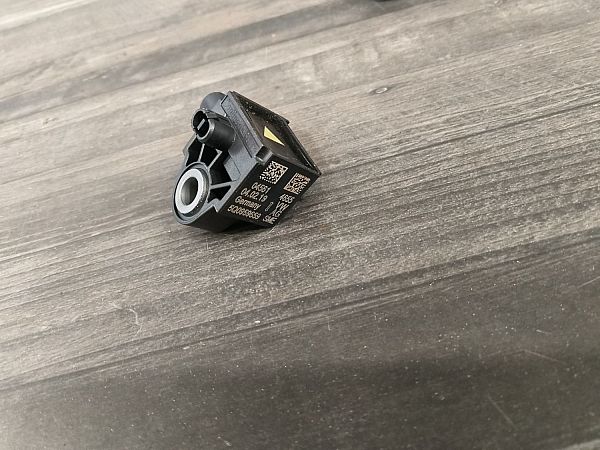 Airbag sensor VW TOURAN (5T1)