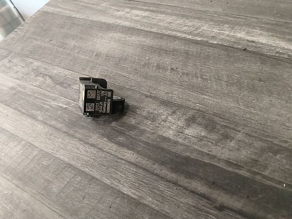 Airbag sensor VW TOURAN (5T1)