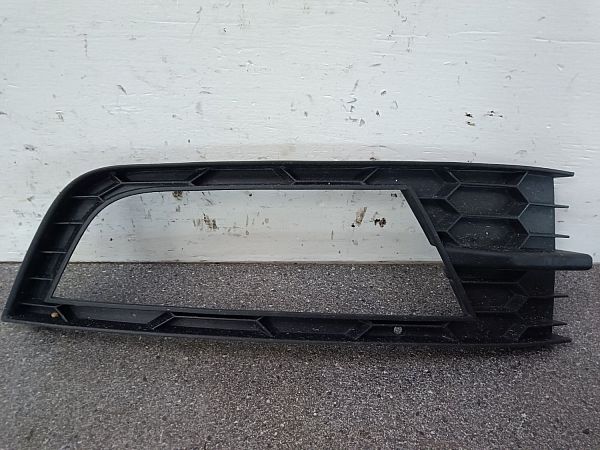 Kühlergrill SKODA OCTAVIA III Combi (5E5, 5E6)