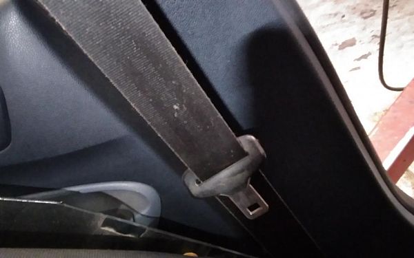 Seat belts - front FORD FIESTA VI (CB1, CCN)