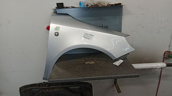 Błotnik przedni prawy SKODA FABIA II Combi (545)