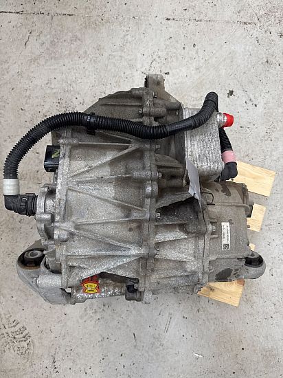 Elektromotor für den Antrieb TESLA MODEL 3 (5YJ3)