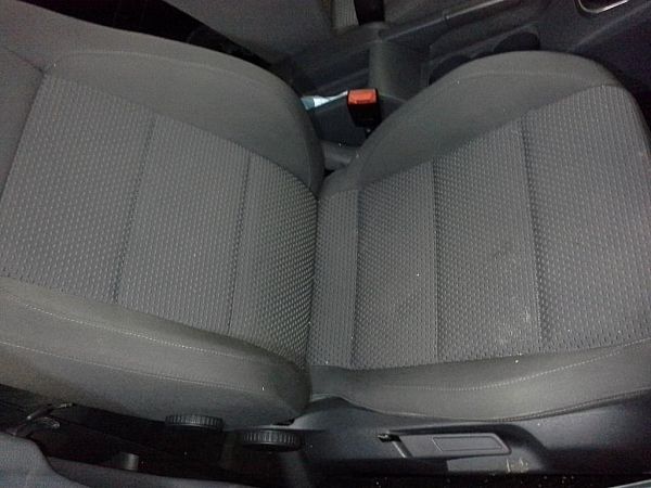 Front seats - 4 doors VW GOLF V (1K1)