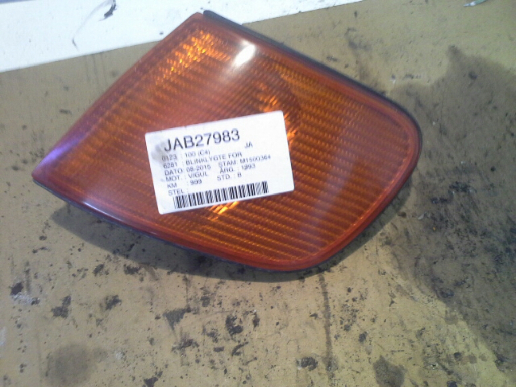 Blinker vorn AUDI 100 (4A2, C4)