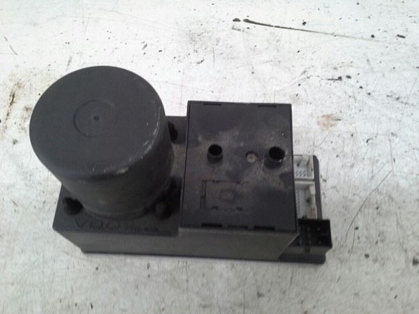 Central lock - pump AUDI A4 (8D2, B5)