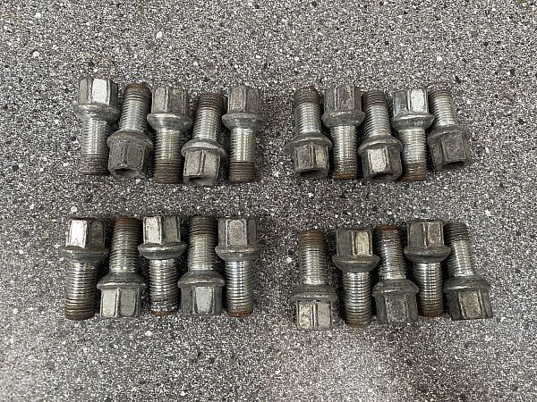 WHT-001-812 : Felgen Zubehör - Autoparts24