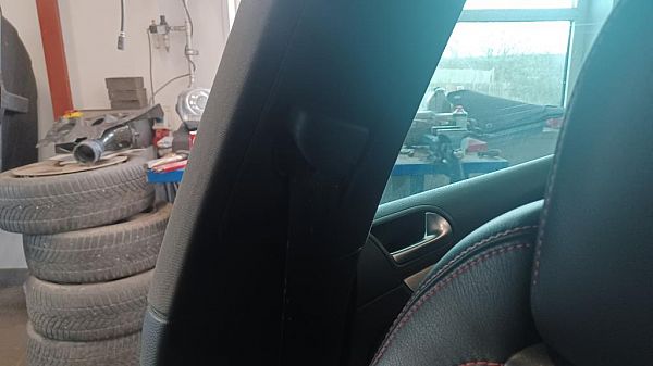 Seat belts - front VW GOLF V (1K1)